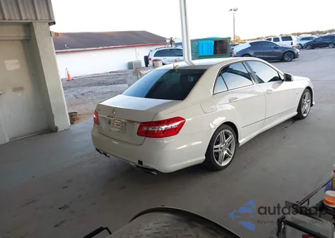 2012 Mercedes-Benz E 350 z USA, uszkodzony, nr VIN WDDHF5KB6CA571834